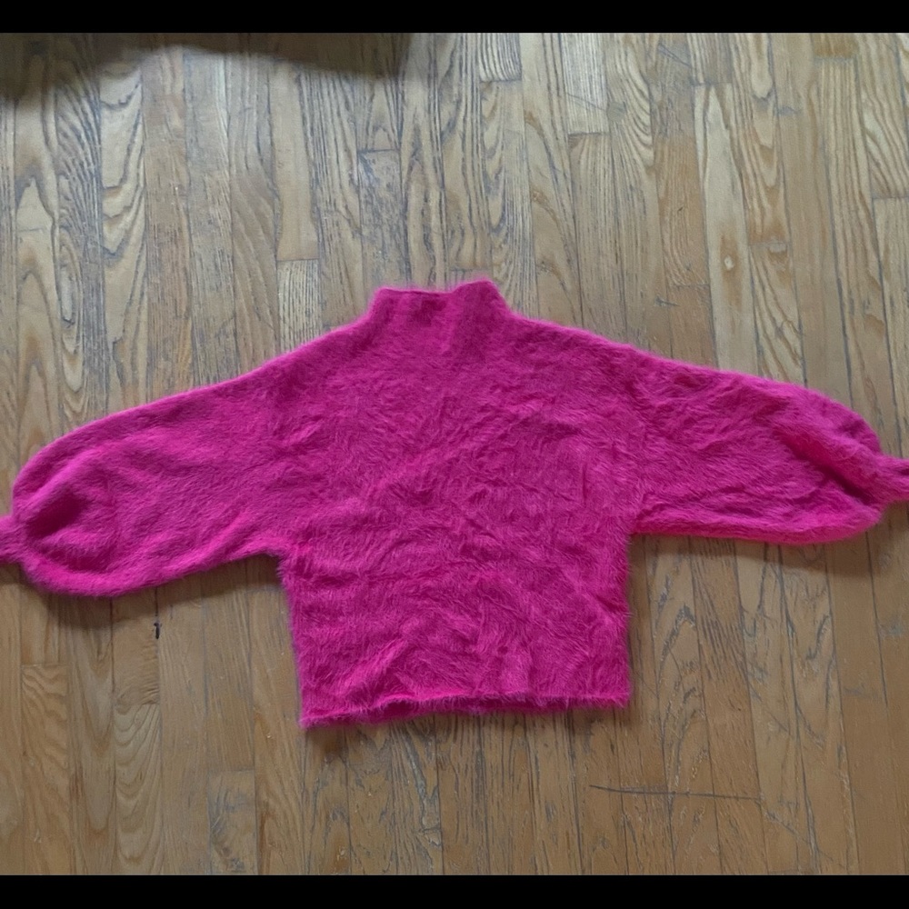 Line and dot sweater
